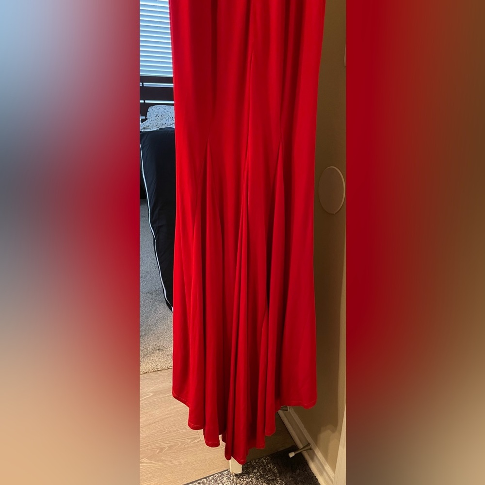 RED FORMAL/PROM DRESS - Picture 6 of 8